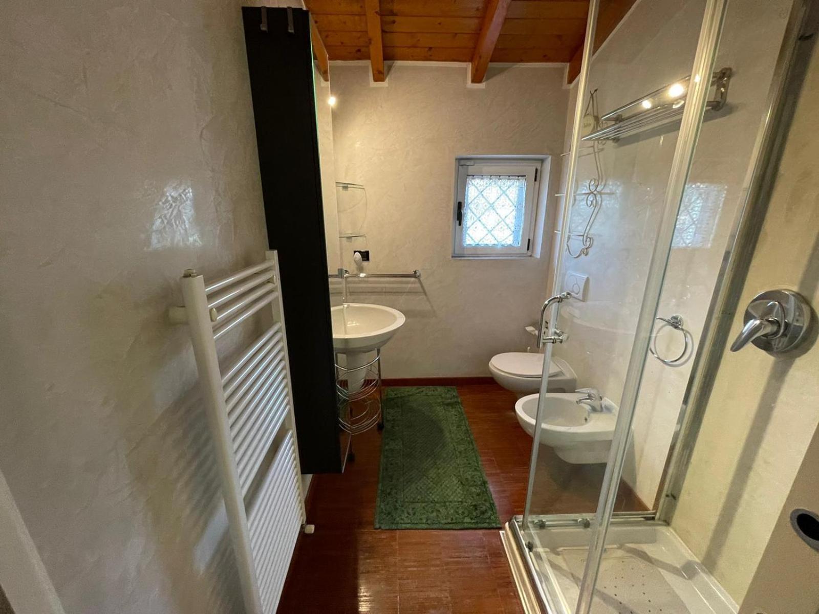 Caronno Pertusella Lussuosa Villa Vicino Alla Stazione מראה חיצוני תמונה